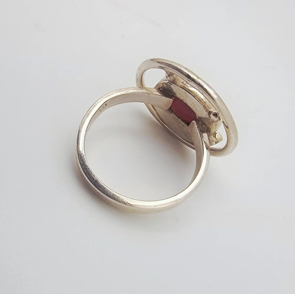 Sterling Silver And Red Garnet Stone Ring Size 7-1/4